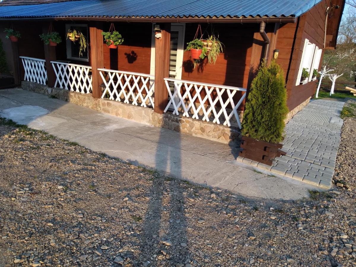 Villa Domek Na Prerii Ustrzyki Dolne Exterior foto