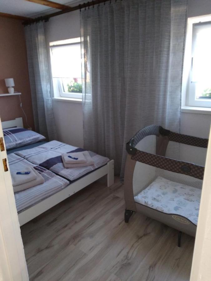 Villa Domek Na Prerii Ustrzyki Dolne Exterior foto