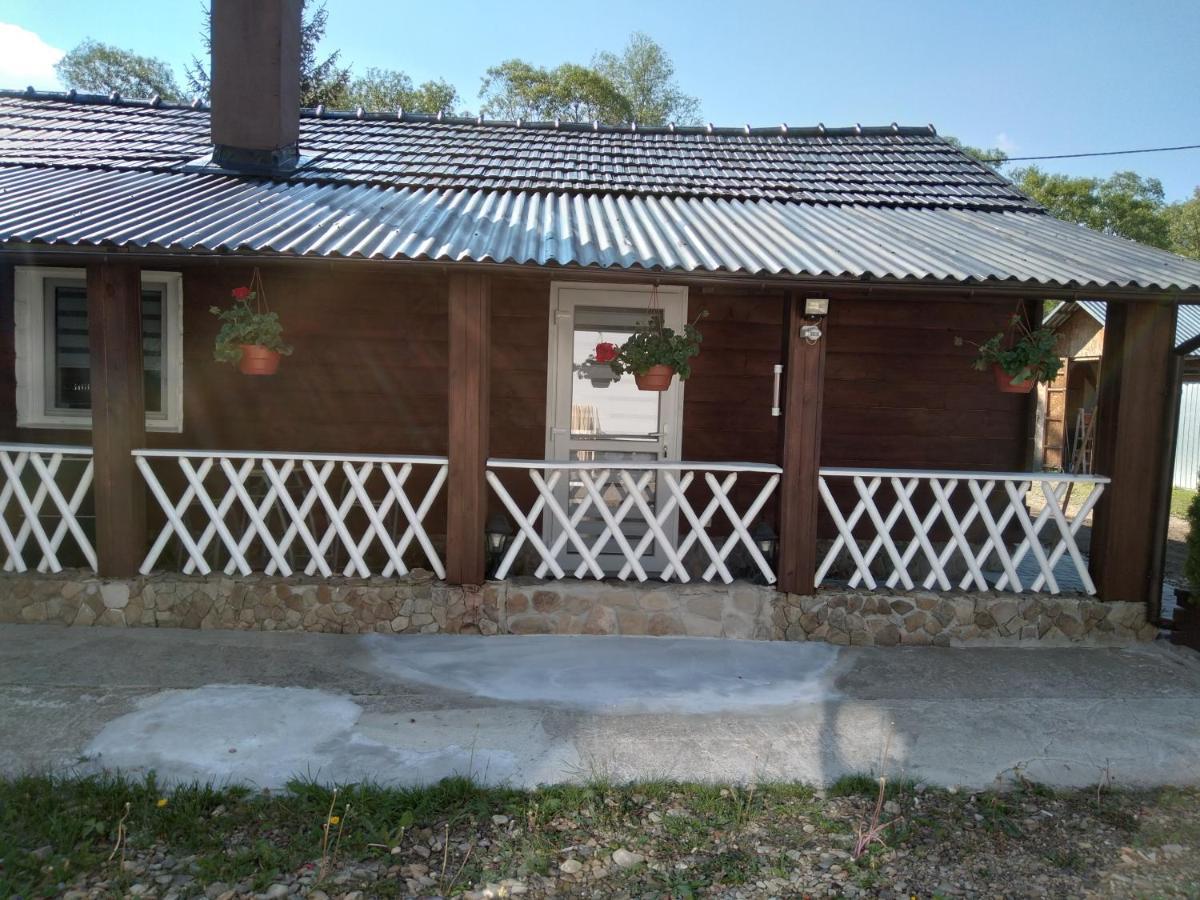 Villa Domek Na Prerii Ustrzyki Dolne Exterior foto