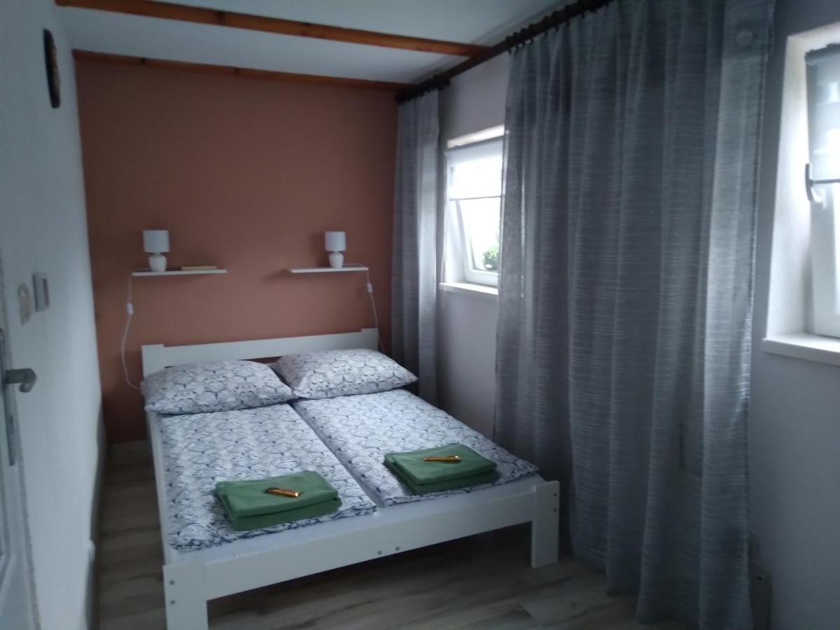 Villa Domek Na Prerii Ustrzyki Dolne Exterior foto